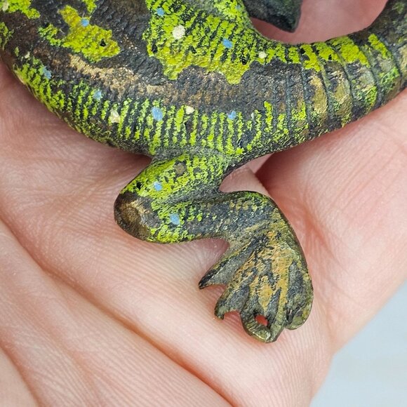 Vienna Bronze Lizard Figurine With Screws Cold Painted Green Vintage 2.5 Inches - Picture 9 of 12